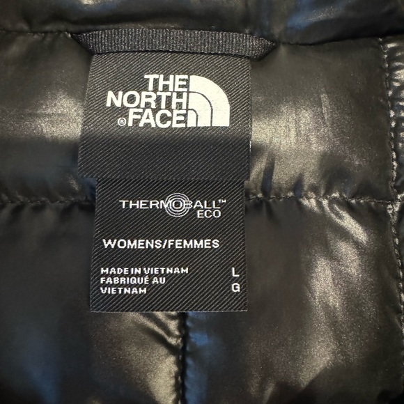 Women’s Northface Thermoball ECO 2.0 - Picture 8 of 11